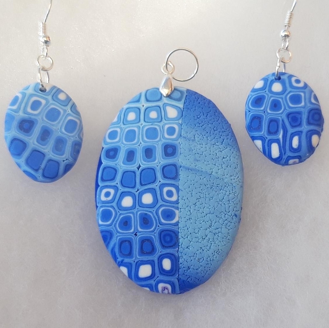 Polymer Clay Guild_Retro shaded pendant